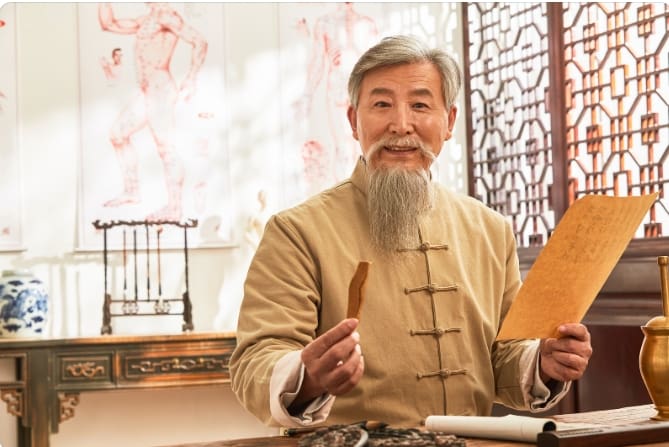 Qigong and Traditional Chinese Medicine: Shared Foundations and Distinct Approaches